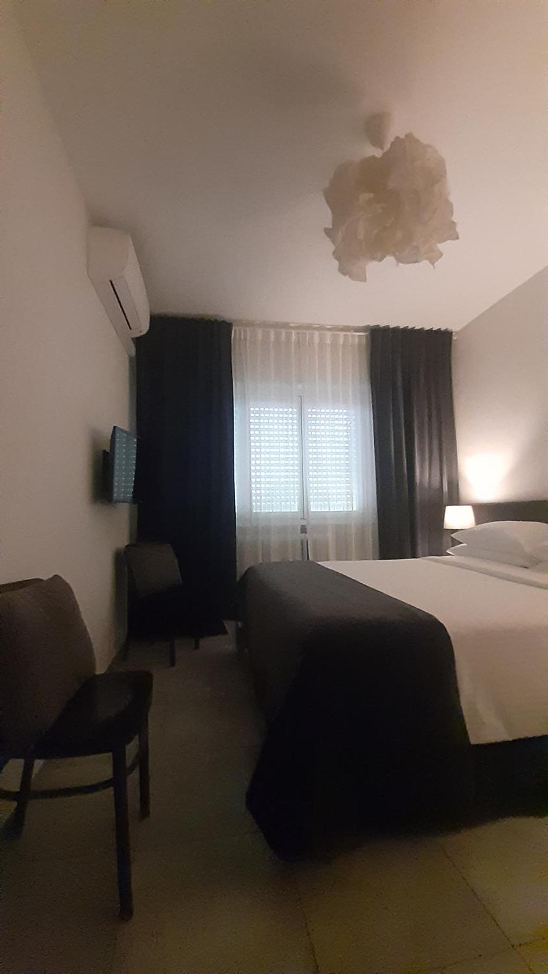 La Duchessa Hotel Alba  Luaran gambar
